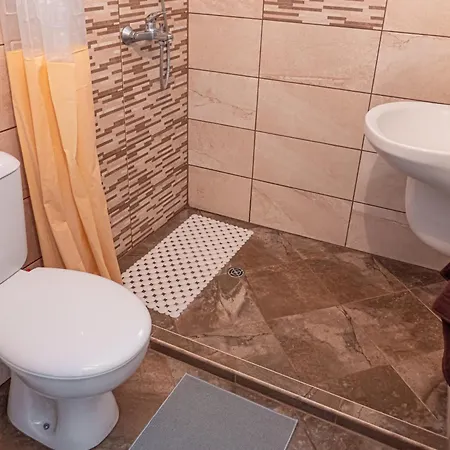 דירה Cozy 1-bedroom 5 Min From The וארנה