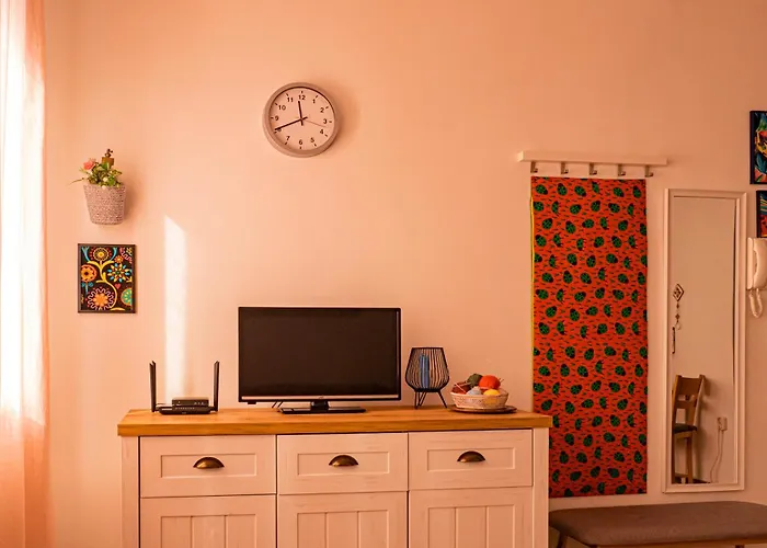 Cozy 1-bedroom 5 Min From The