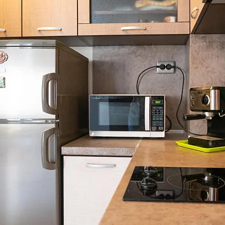 Cozy 1-bedroom 5 Min From The